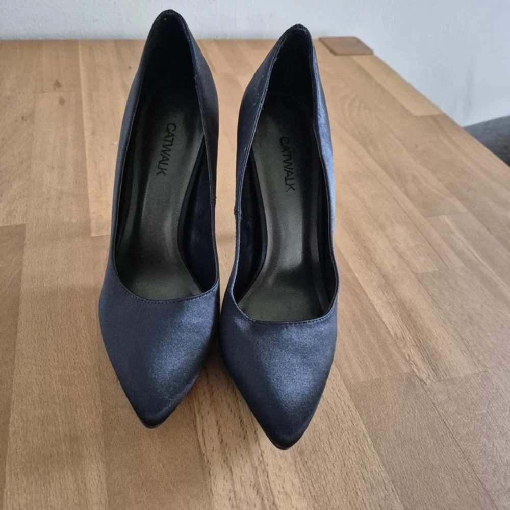 Women's Black Satin Pointed-Toe Stiletto Heels - Picture 4 of 4